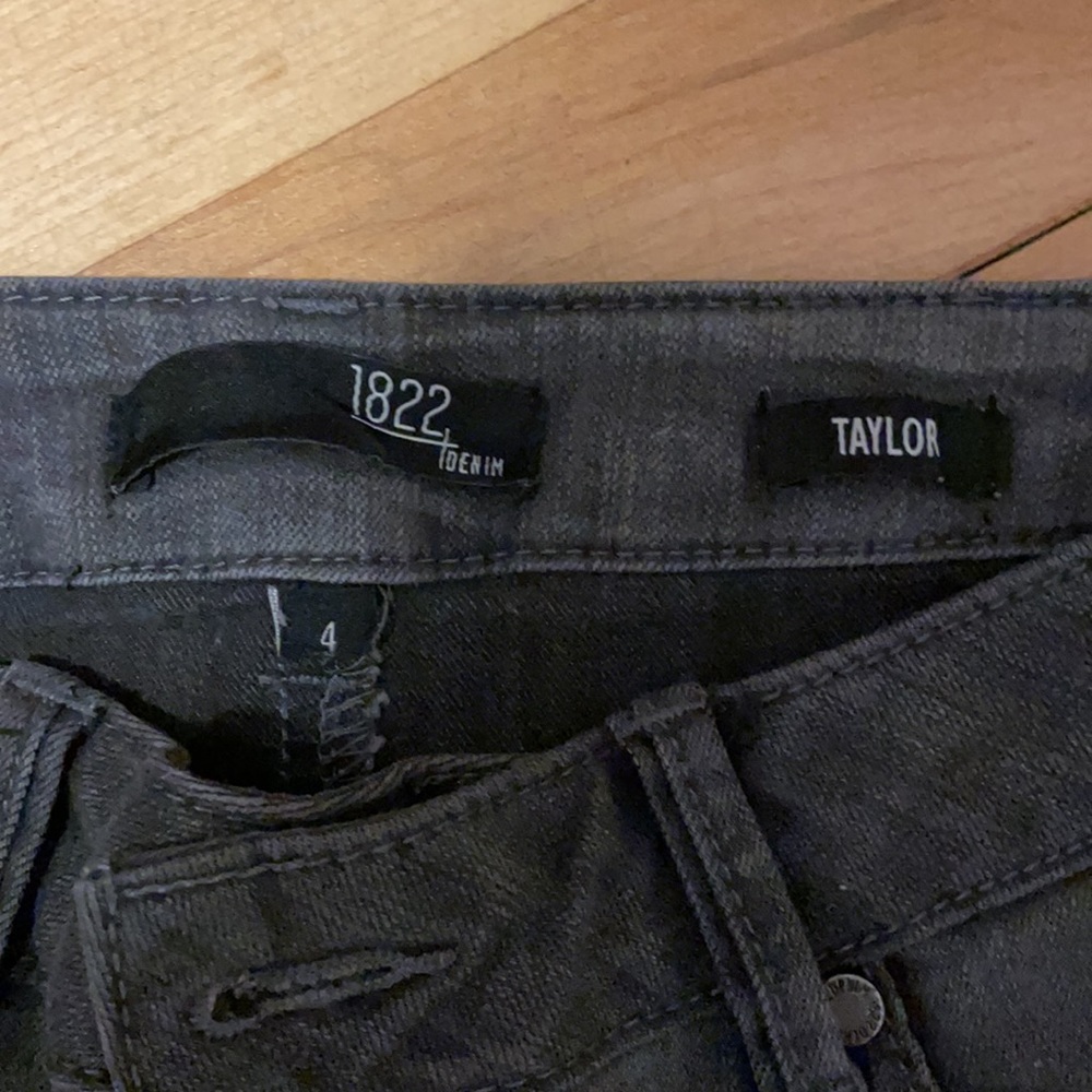 Cropped Jeans - Picture 2 of 3